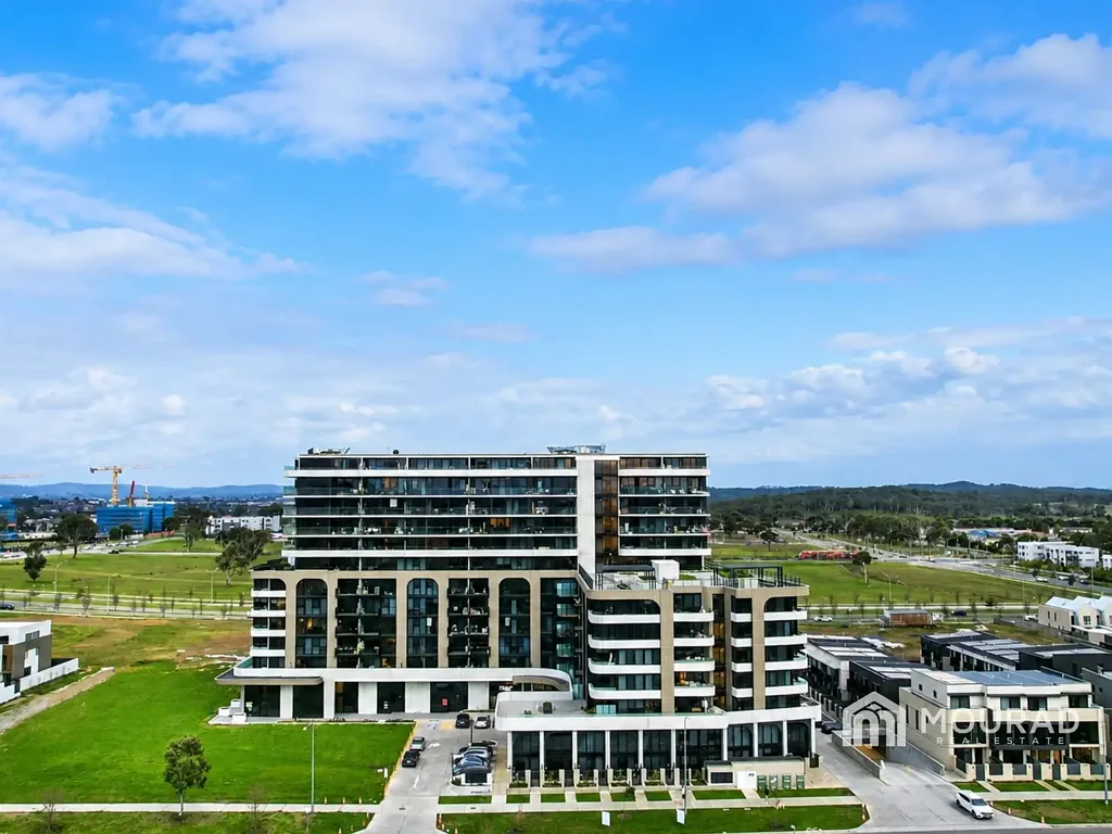 Modern Level 8 Apartment Opposite the Reserve with Expansive Canberra Views