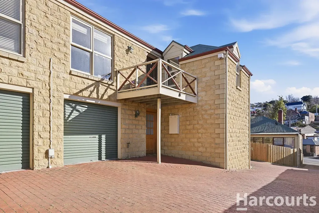 West Hobart 3房  City-fringe townhouse with sunny aspect and views