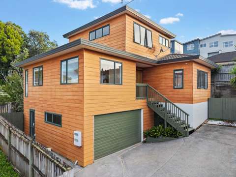 Totara Vale 3Moenga Solid, Stylish, Prime location - Westlake Zone!