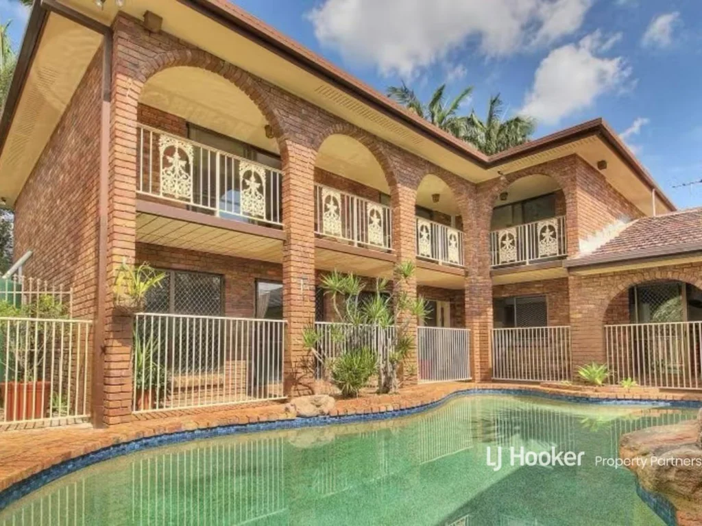 Robertson 7غرفة نوم Prime Robertson Opportunity - Spacious Family Home on 820 sqm
