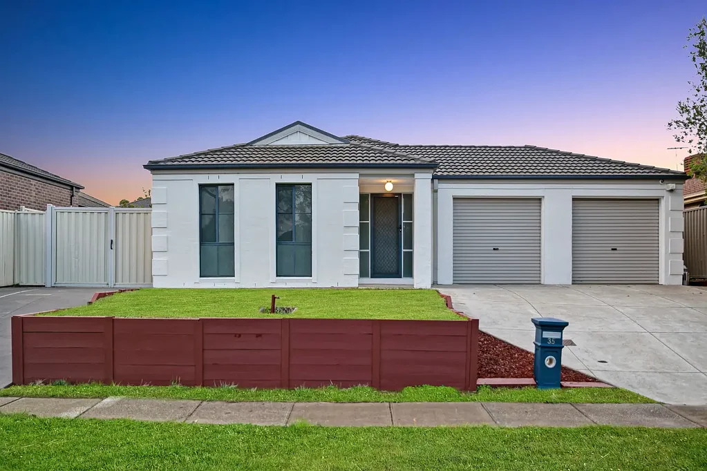 Spacious Family Living in a Peaceful Location!
