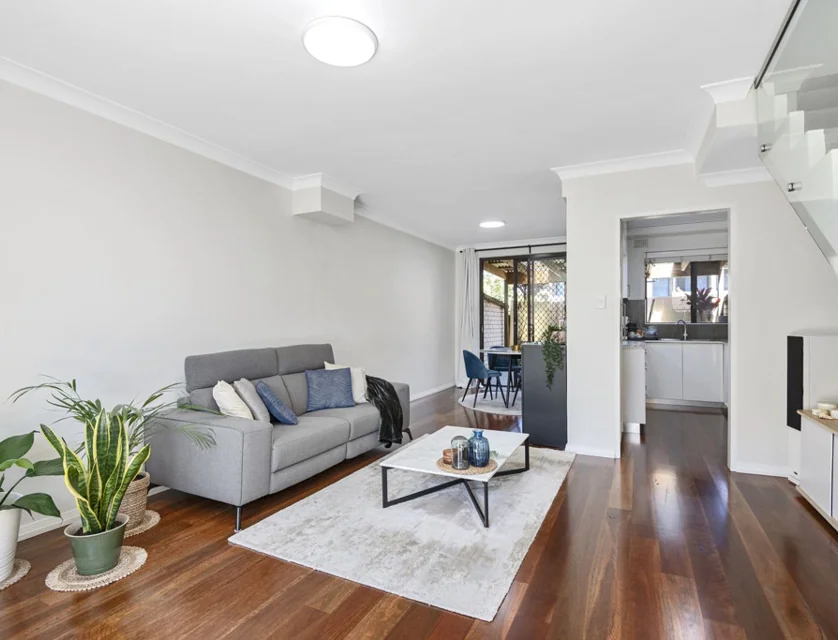 11/157-159 Hampden Road, Abbotsford, Inner West, 1 phòng ngủ, 1 phòng tắm, Townhouse
