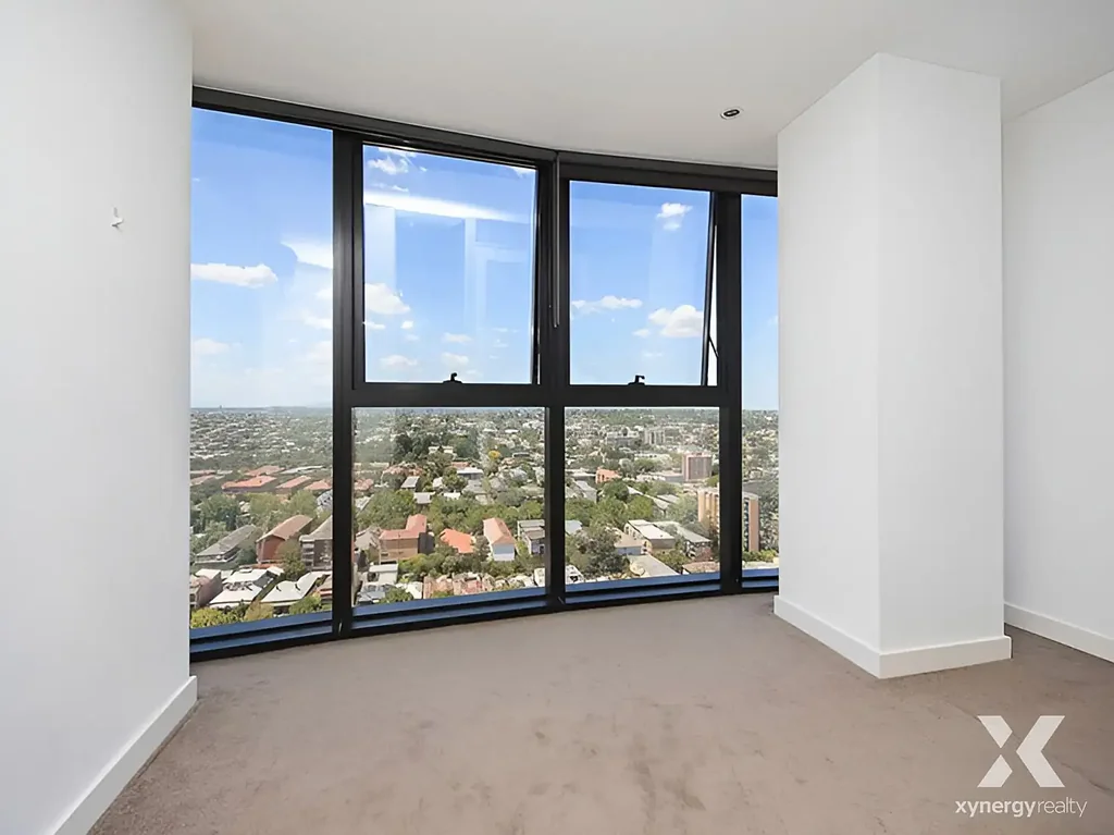 Spacious Studio Apartment in the Heart of South Yarra!