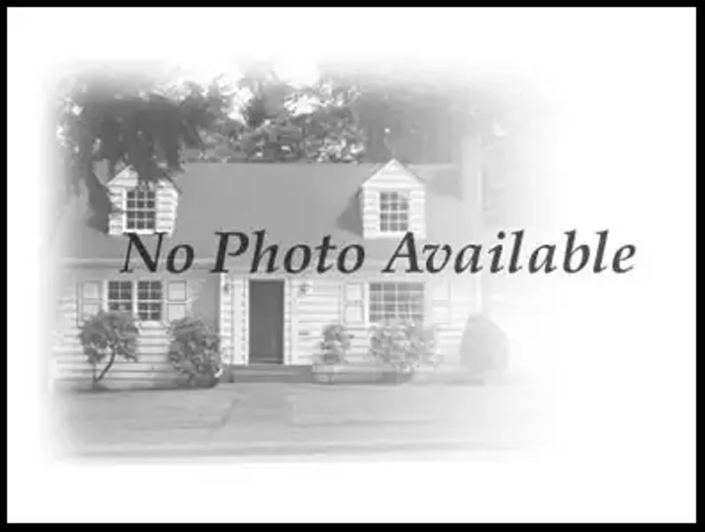 Modern Studio - $340 per week includes power and water.