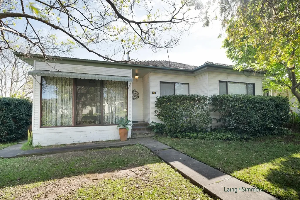 3 Bedroom Family Home with Study in Prime Location