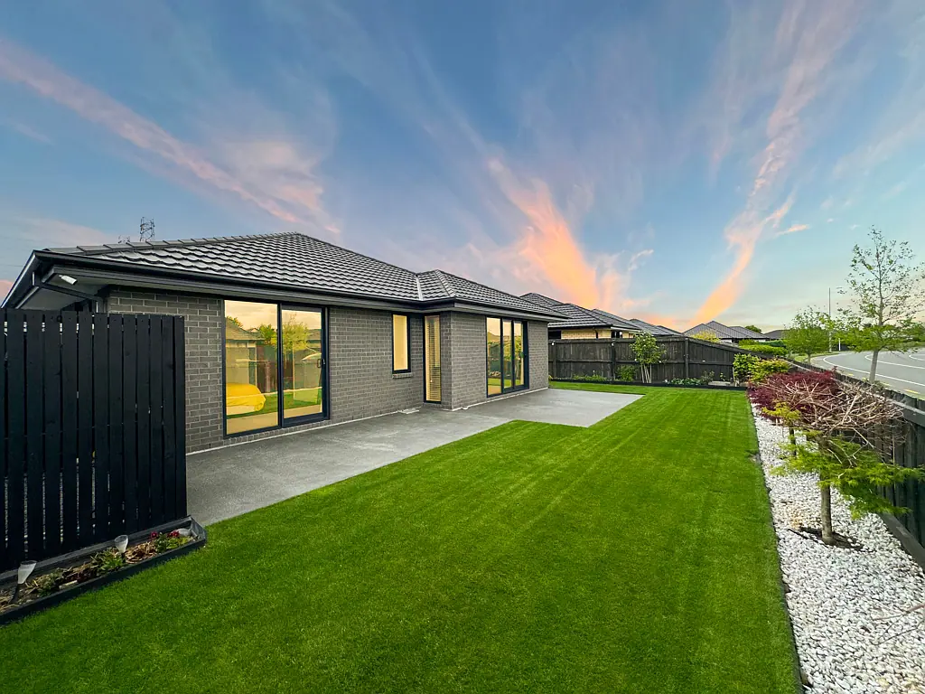 Yaldhurst 4ਬੈੱਡਰੂਮ Owners purchased, Must Be Sold!