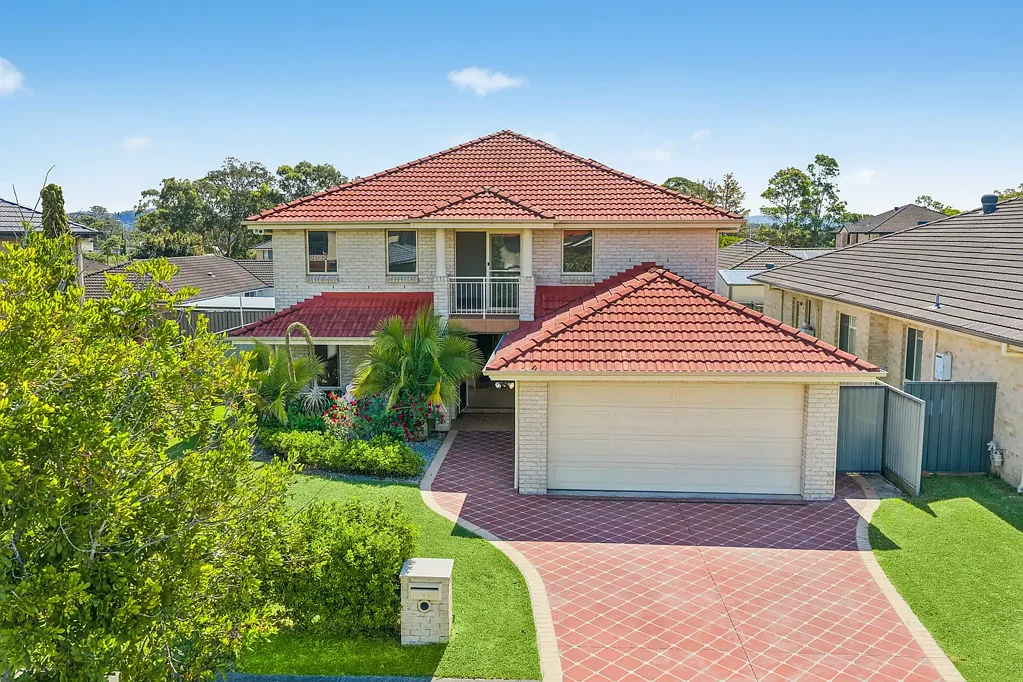 42 Quarterhorse Parade, Wadalba, NSW 2259