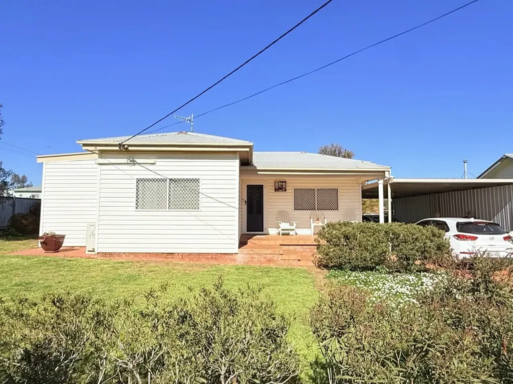 Condobolin 3房  Ray White Condobolin - 02) 6895 3364