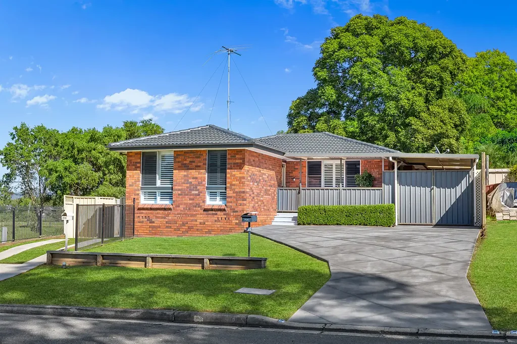 35 & 35a Greygums Road, Cranebrook, NSW 2749