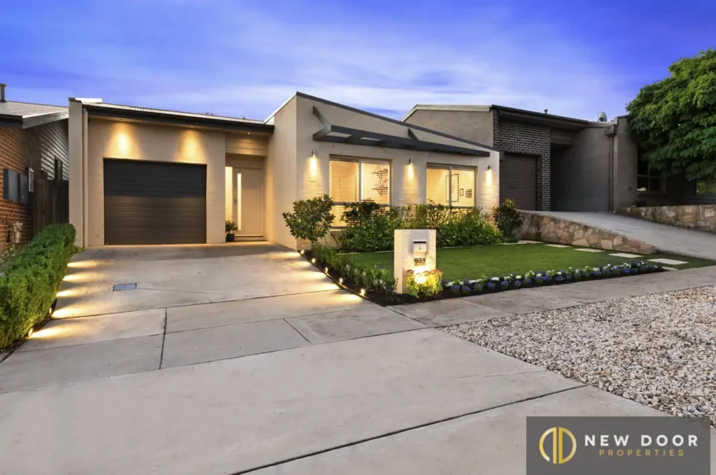 Modern Single-Level Living with Outdoor Entertainment area