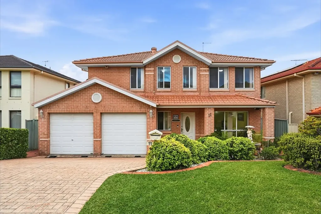Glenwood 4chambre Elegant Family Living in One of Glenwood's Most Desirable Pockets