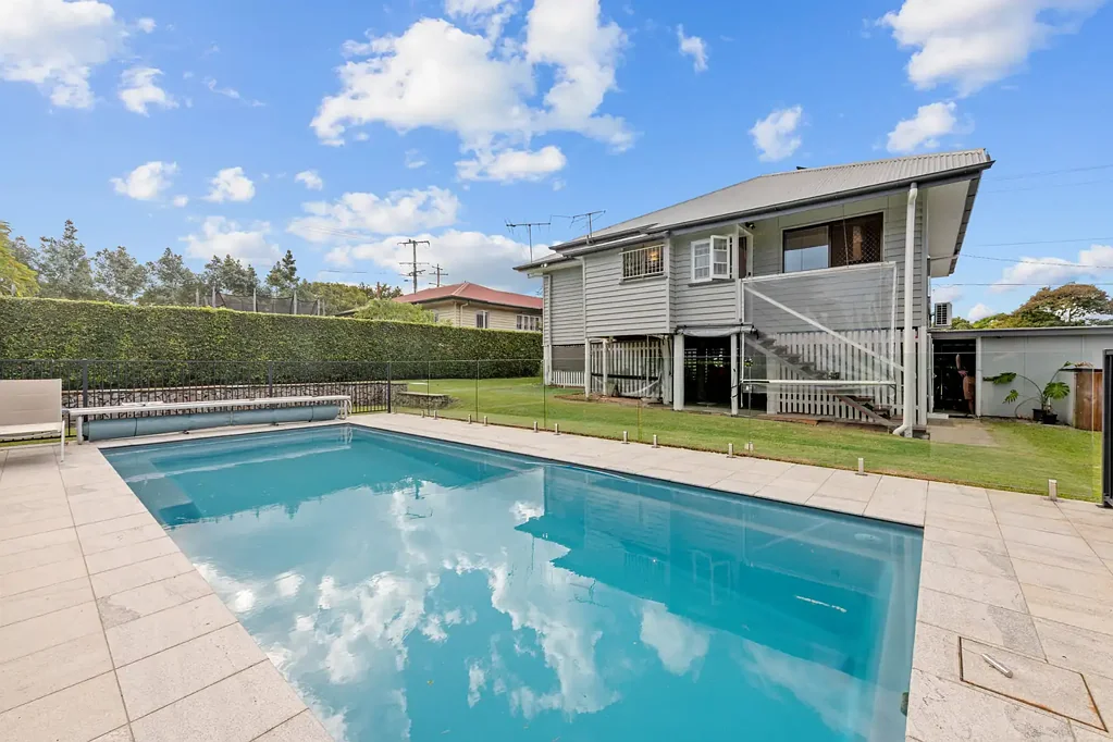 The Ultimate Family Entertainer - Pool, Solar & Privacy Combined