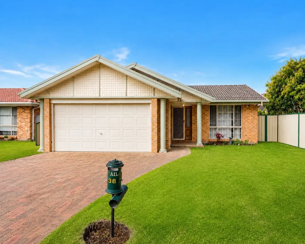 Chipping Norton 4Habitaciones Character Filled Home with Future Potential
