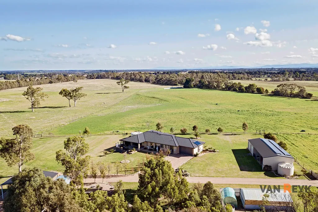 Bengworden Hobby Farm 60 Acres Near Bairnsdale Substantial Off Grid Solar Power System