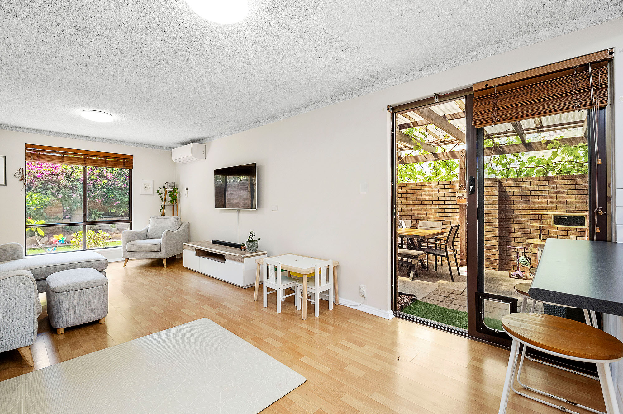 UNIT 8 185 OXFORD ST, LEEDERVILLE WA 6007, 0 habitaciones, 0 baños, Townhouse