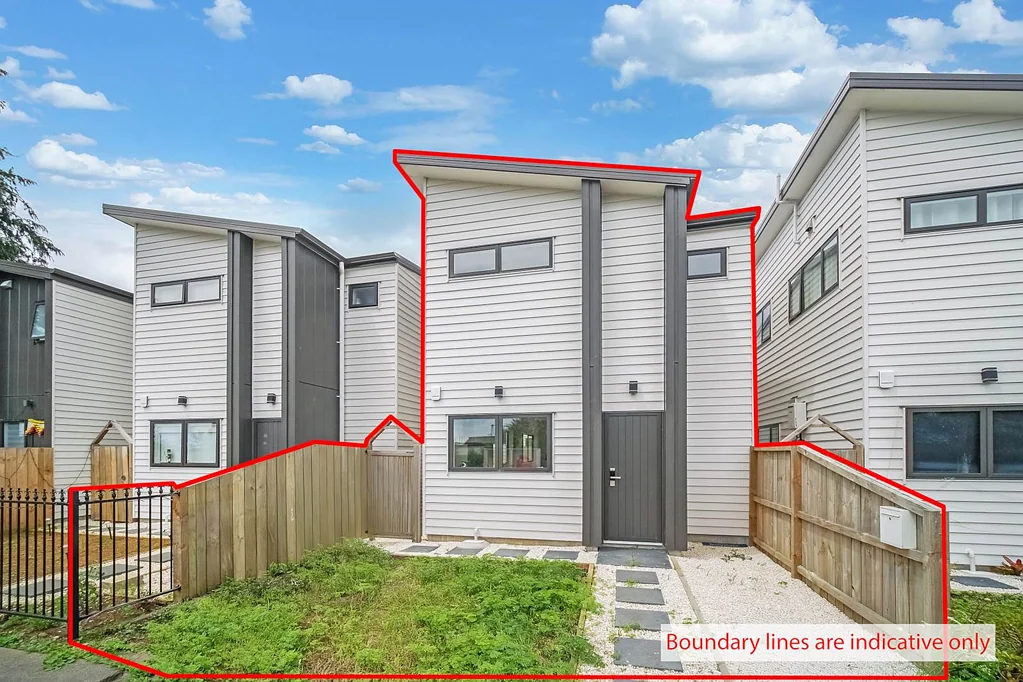 Papakura 4 Bedroom Standalone Home with Garage and Loft