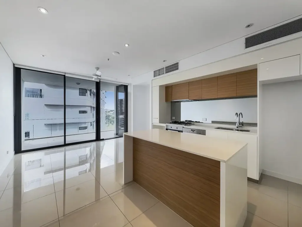 Type AMR/33 Remora Road, Hamilton, QLD 4007