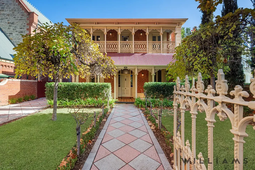 Norwood 4Kwarto "CARNBRAE HOUSE" // SECURE A SLICE OF HISTORY BY MASTER BUILDER DAVID CHENEY