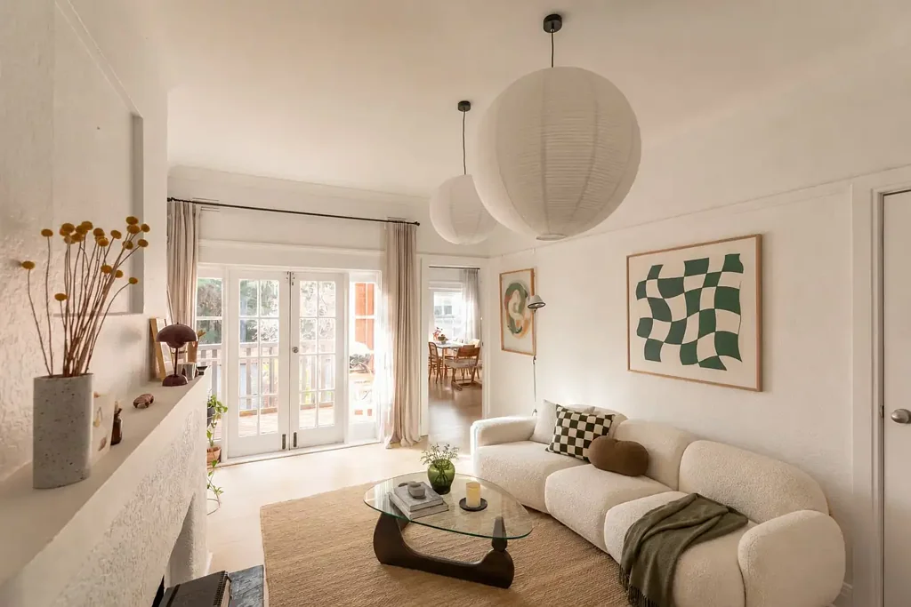 Updated & Stylish in St Kilda East Location