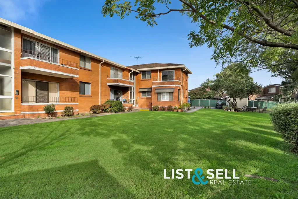 Glenfield 1 Slaapkamer Leafy Light-Filled Living Just 400m to Station – Stylish 1-Bedroom Apartment with Garden Outlooks