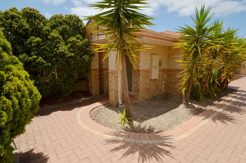 Spacious & Convenient Villa in the Heart of Victoria Park