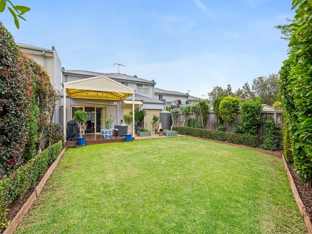 18 East Cornhill Drive, Point Cook, VIC 3030
