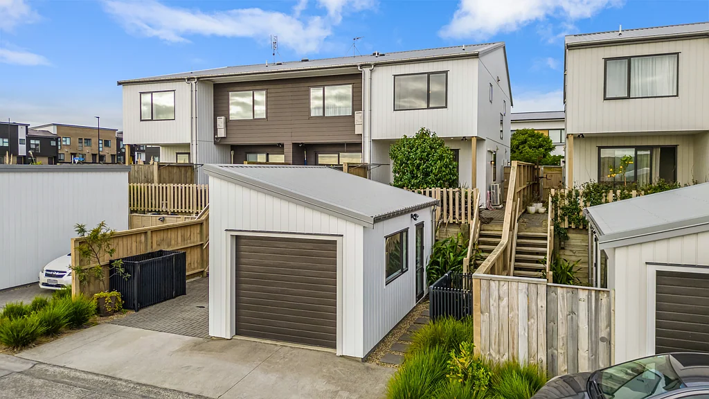 44 Pukewhero Rise, Westgate, Waitakere City, Auckland
