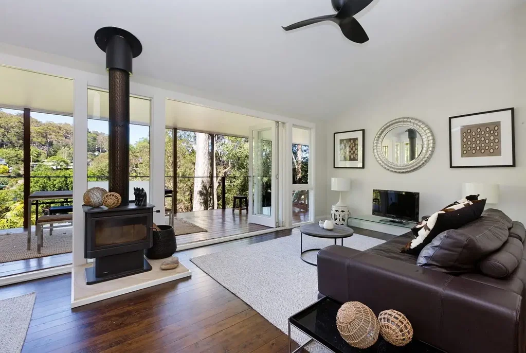 Spacious Family Home with Self-Contained One-Bedroom Residen