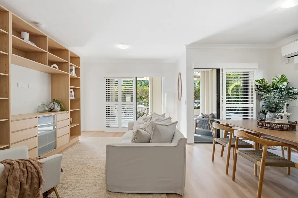Broadbeach 2房  Some units make you compromise on space. This one doesn't.