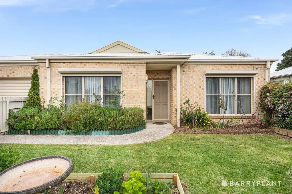 Pakenham 3 Slaapkamer Spacious Family Home with Modern Comforts in the Heart of Pakenham!