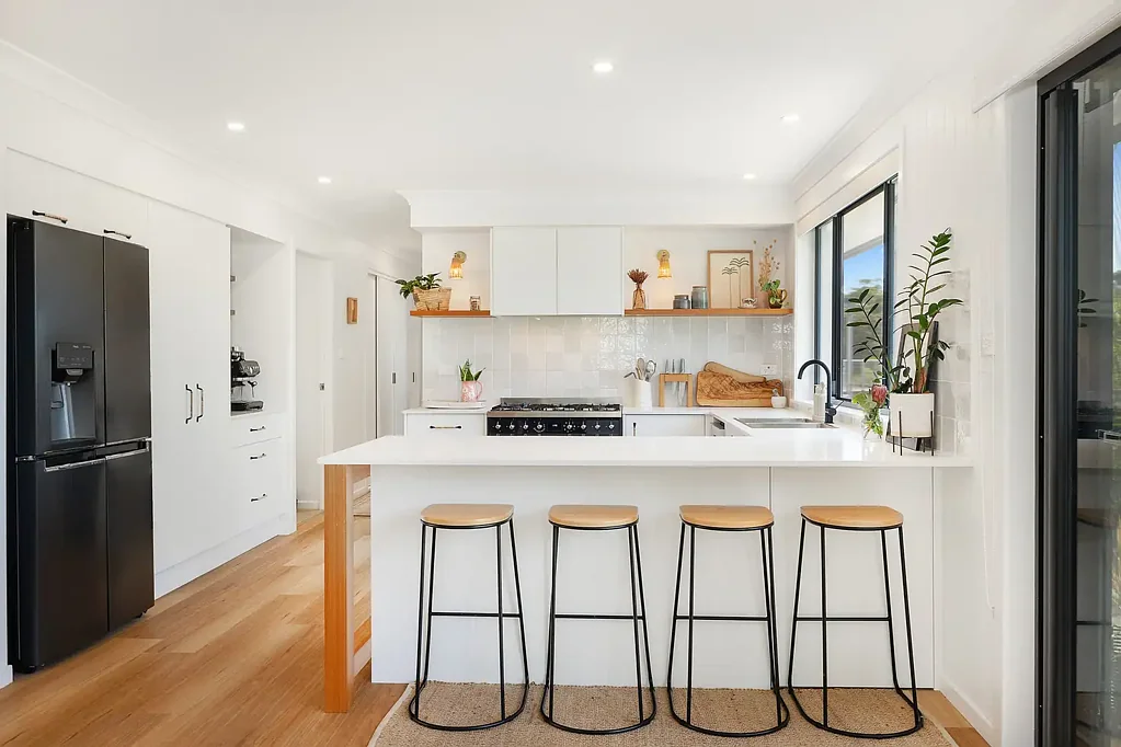 6 Treetops Crescent, Mollymook Beach, NSW 2539