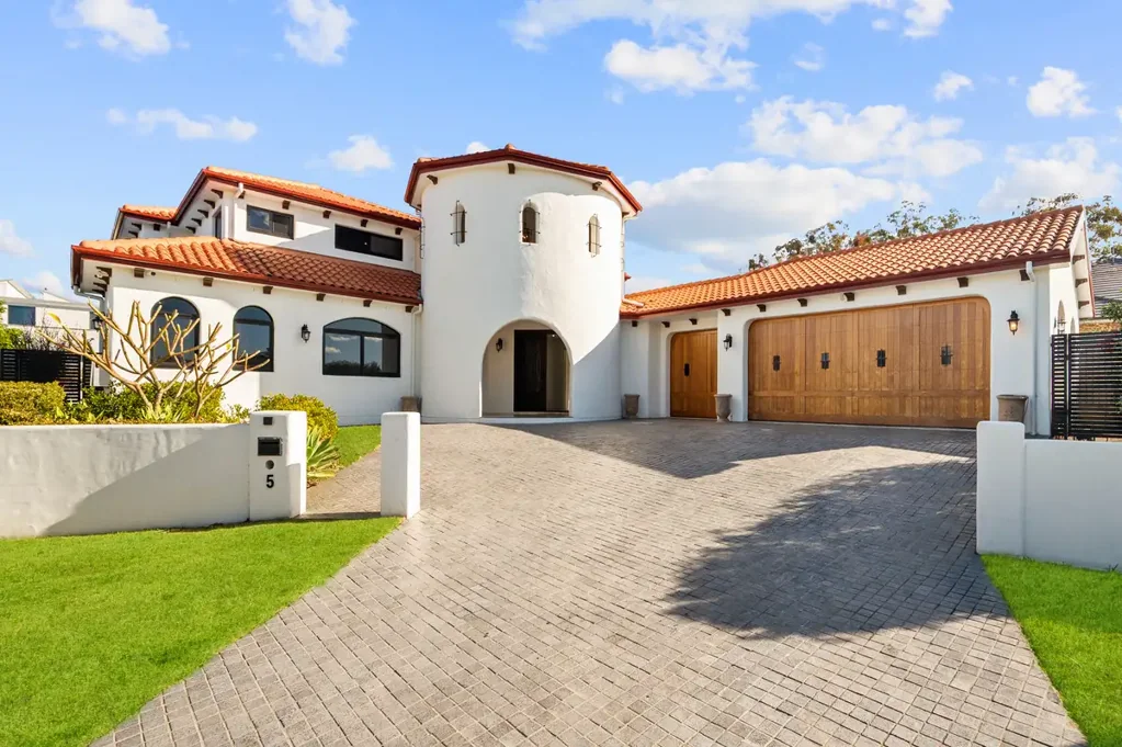 Harrington Park 5બેડરૂમ A Landmark Spanish-Inspired Estate Built Without Compromise