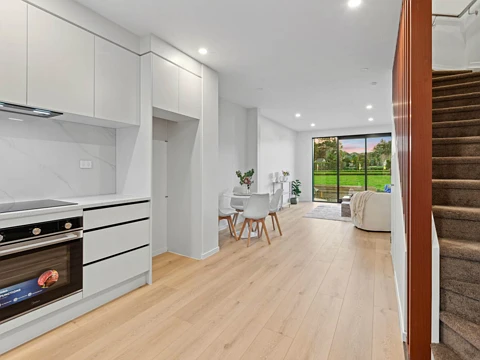 4/5 Wastney Road, Alfriston, Manukau City, Auckland