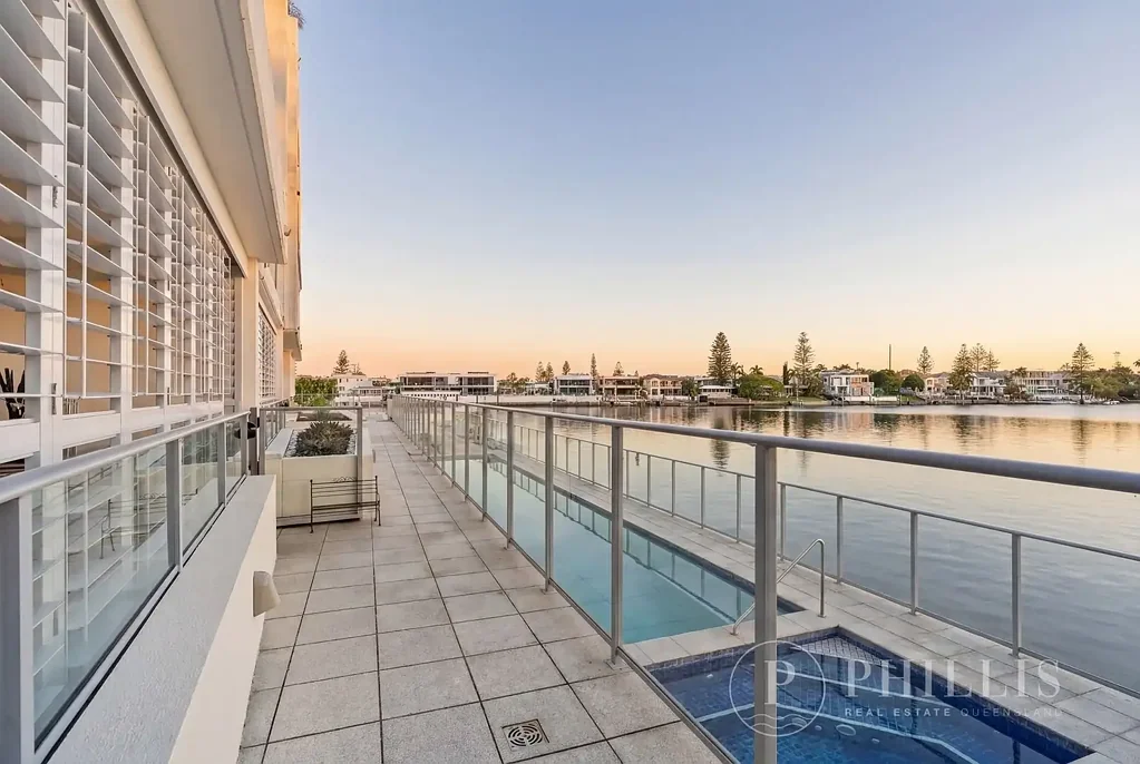 Surfers Paradise 1房  Waterfront & Ground floor apartment