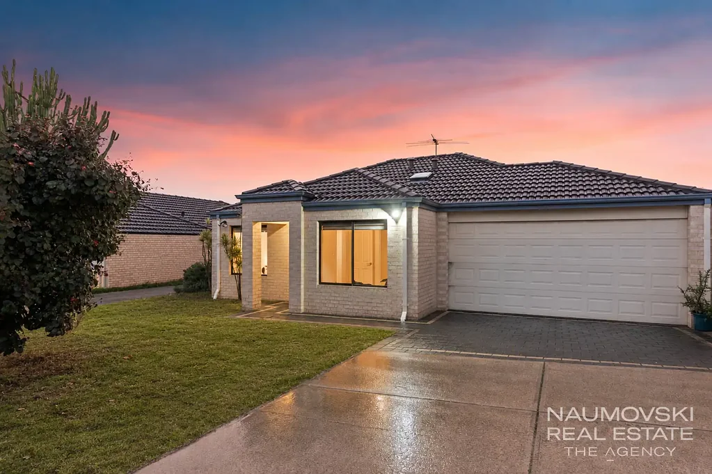 Nollamara 3chambre STREET FRONT STUNNER!