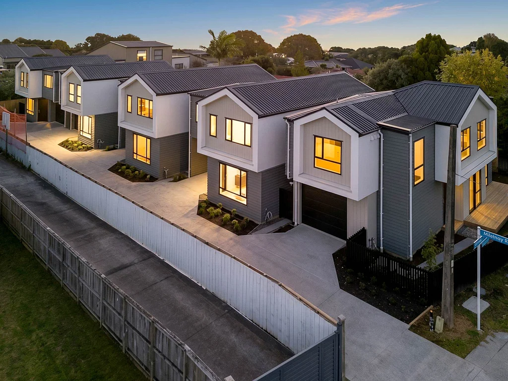 8 Mawney Road, Henderson, Waitakere City, Auckland