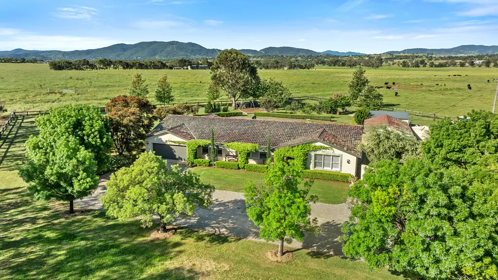 63 Roberts Road, Tamworth, NSW 2340