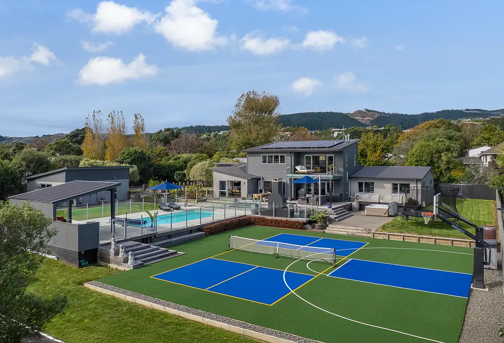 Raumati Beach 5 Bedroom AN EXCEPTIONAL HOME FOR AN EXCEPTIONAL LIFE