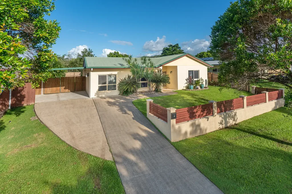 Edmonton 4 Bedroom Move-In Ready Home with Incredible Outdoor Living on 735m2 with side access