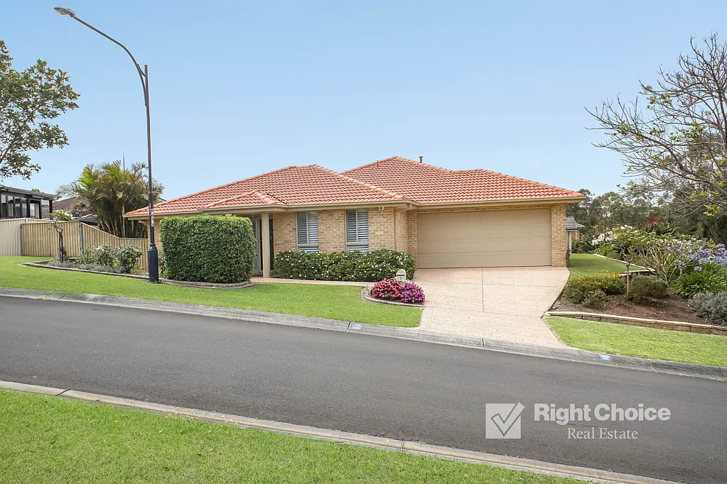 2 Larkin Crescent, Flinders, NSW 2529