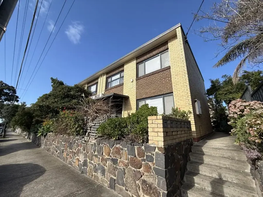 Extra Large Apartment in Great Location