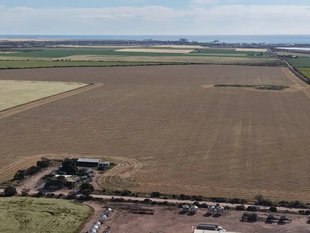 Kadina  100 Hectares with House & Sheds