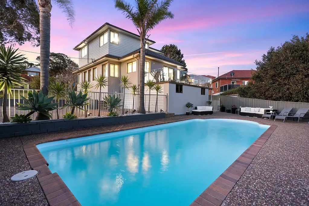 Port Kembla 5બેડરૂમ Expansive Family Home with Ocean, Lake & Escarpment Views