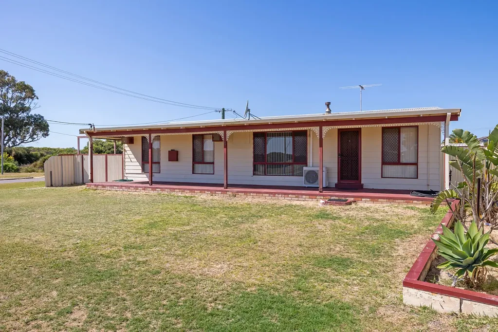 Leeman 4कमरा Spacious & Much-Loved Holiday Home on a Prime Corner Block