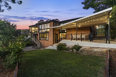 Gymea Bay 4 Bedroom Spacious Family Living with Versatile Dual Accommodation