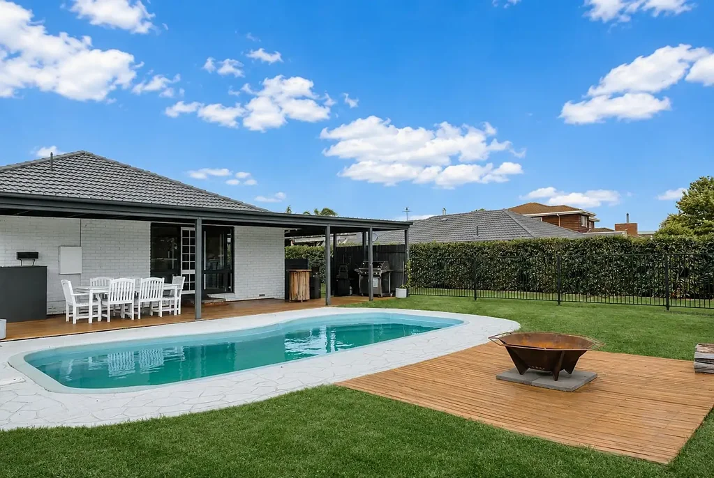 Sale 4 Slaapkamer NEW PRICE $685,000- Family Home Living with Large Shed & Exceptional Outdoor Entertaining.