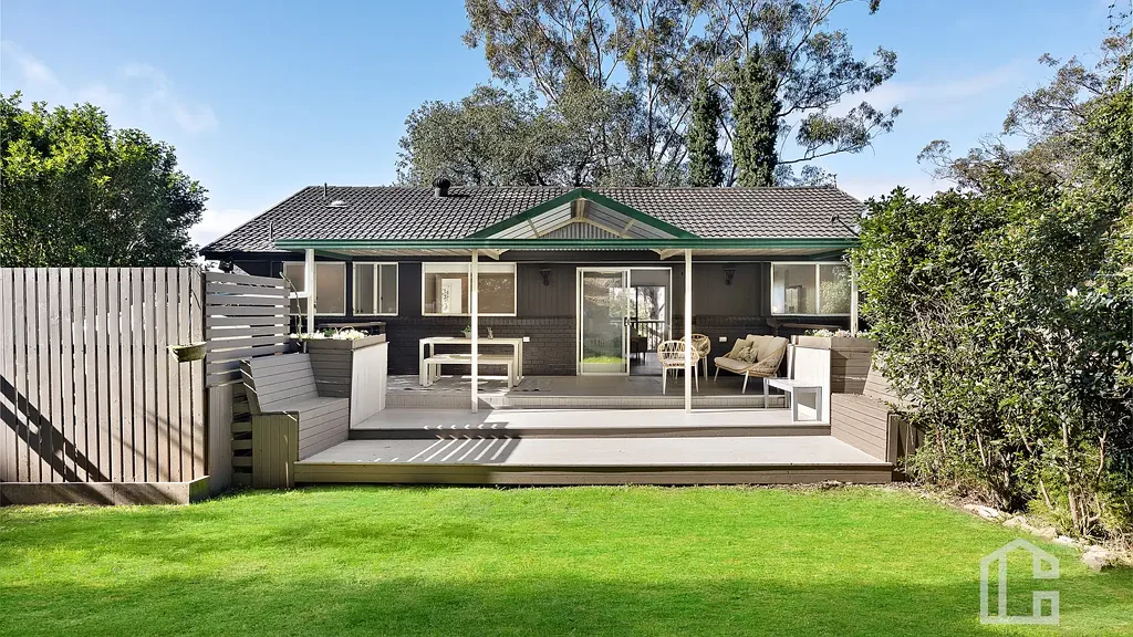 Springwood 4房 Springwood热门地段，灵活布局的翻新家庭住宅 Updated Family Home with Flexible Living in Sought-After Springwood Setting - Open Home Saturday 25th July, 1:00 - 1:20pm.