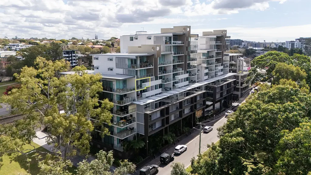 Nundah 2房 142sqm宽敞空间 Miele电器 主卧套浴 东向阳台 侧并侧车位 游泳池健身房 Double the Bedrooms, Double the Car Spaces, Endless Lifestyle!