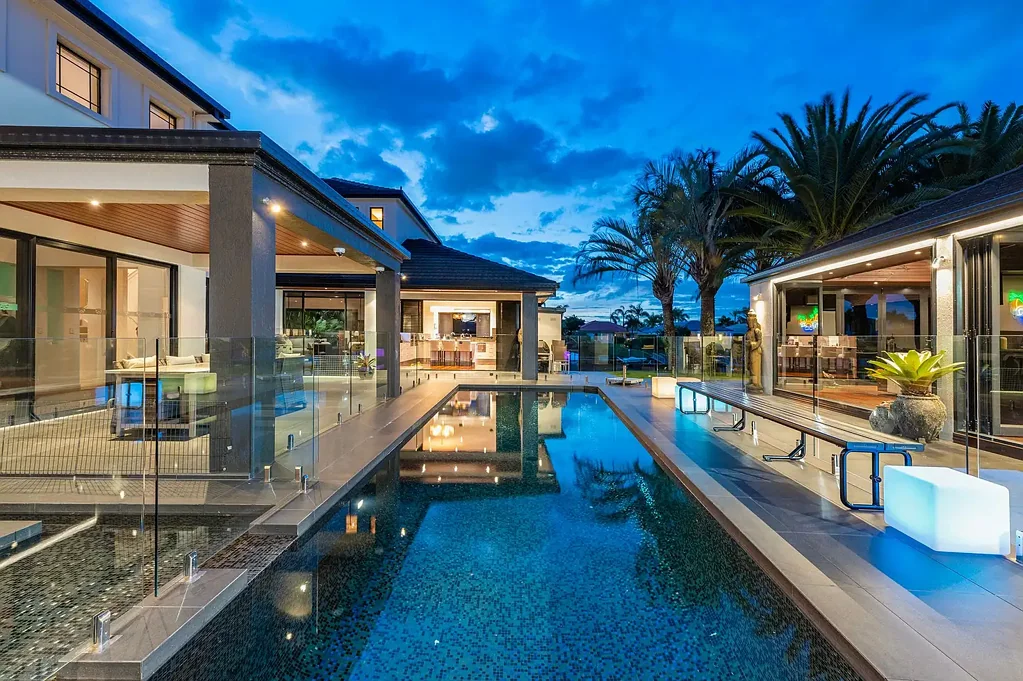 Hope Island 5ਬੈੱਡਰੂਮ Majestic Waterfront Living - The True Australian Dream Awaits