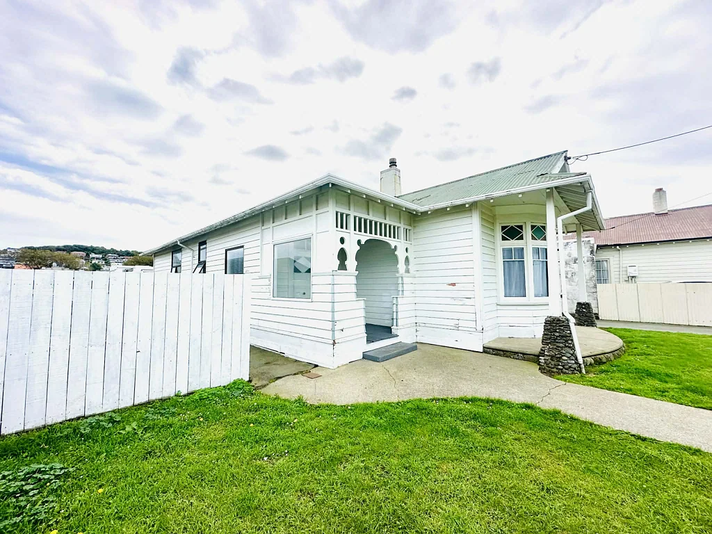 Oamaru 3房  Central bungalow, healthy homes compliant, offers considered!